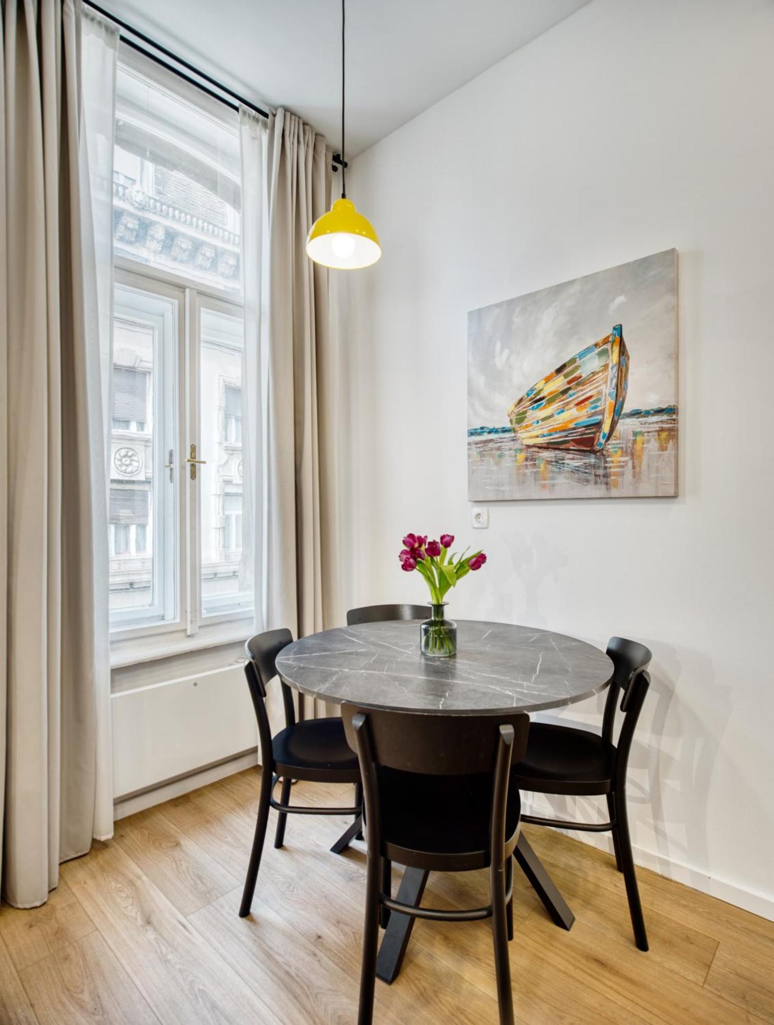 Apartment Cityscape By Irundo Zagreb